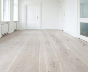 Houten vloer uit Europa Rustiek Royl Double Alaska White 18cm breed